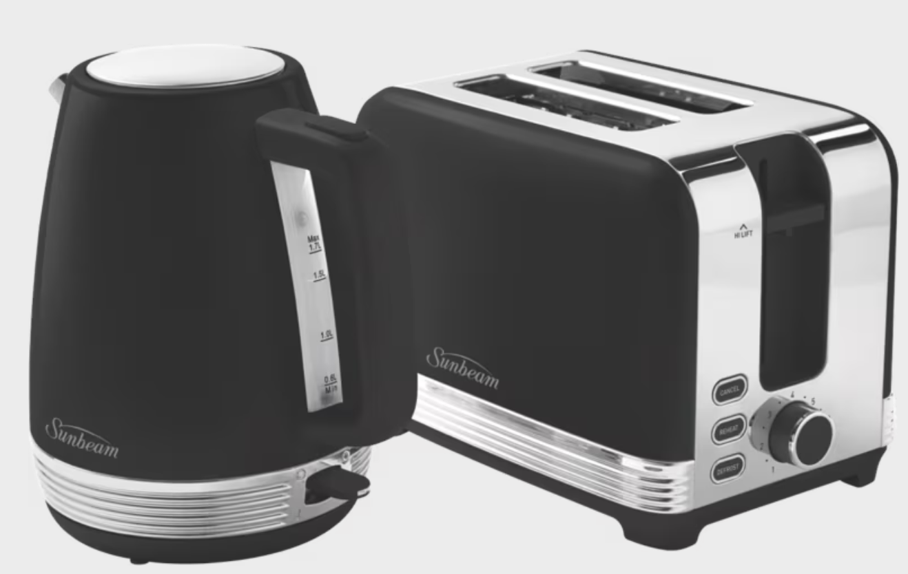 Toaster and kettle set